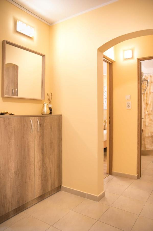 Golden Apartment Baneasa Boekarest Buitenkant foto