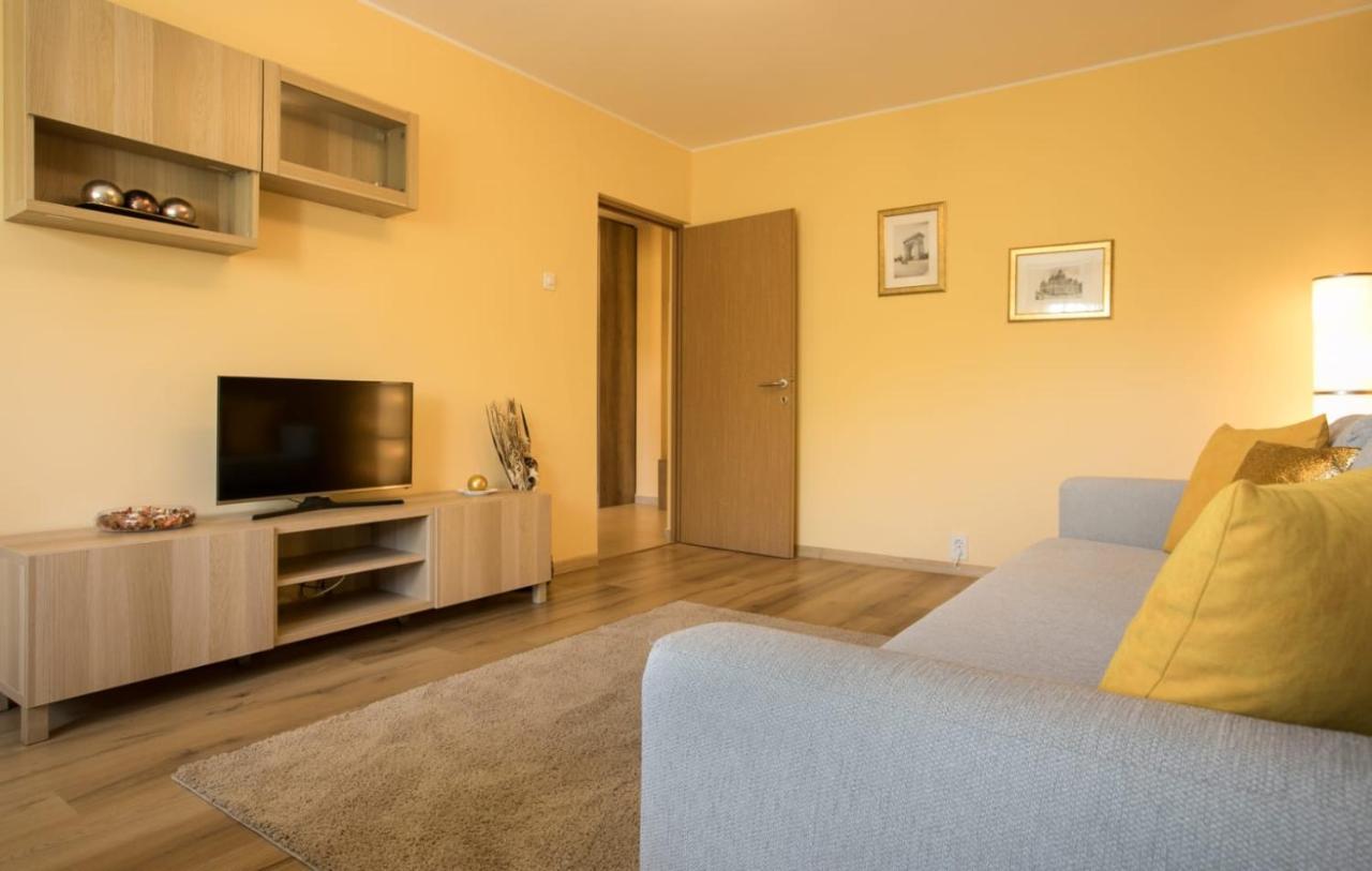 Golden Apartment Baneasa Boekarest Buitenkant foto