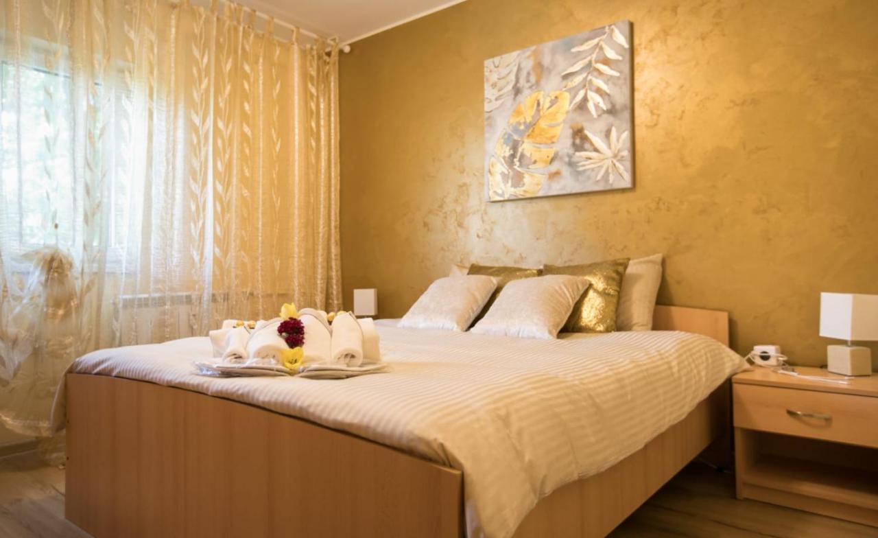 Golden Apartment Baneasa Boekarest Buitenkant foto