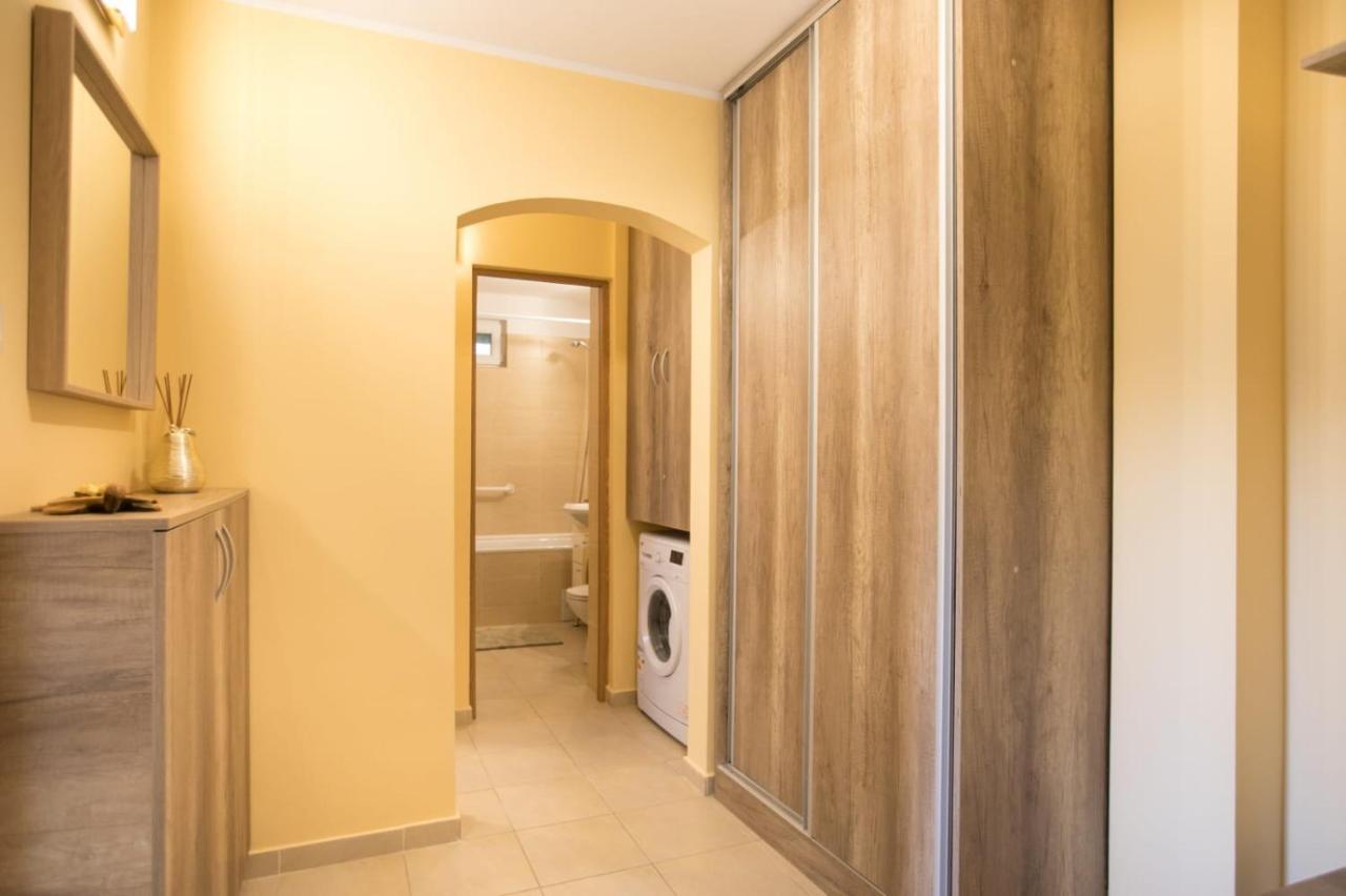Golden Apartment Baneasa Boekarest Buitenkant foto